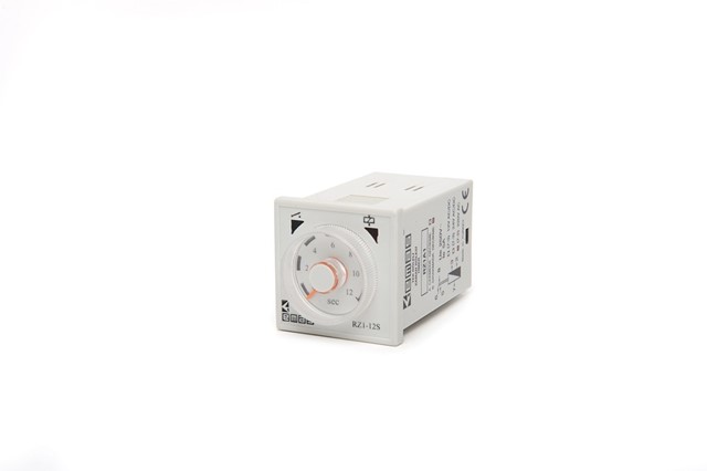 RZ1 Serisi 8 Pin'li 24VAC/DC-230VAC 1CO 5A (rezistif) 1sn-12dk Analog Zaman Elektronik Röle